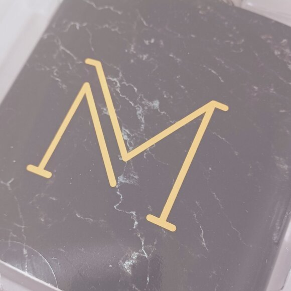 NEW Black and Gold “M” Hip Flask and Shot Glass Set (Petaca, Vasos de Chupito) - Picture 5 of 12